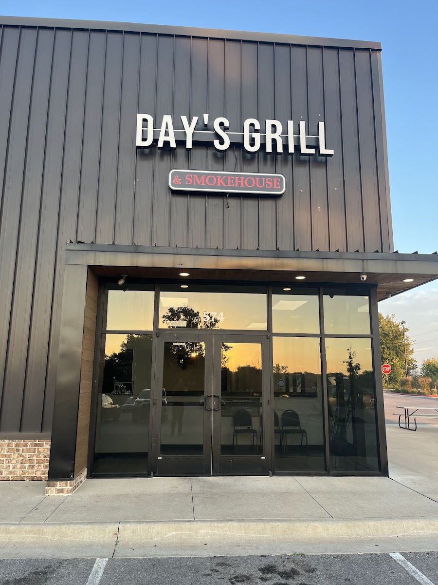 Day's Grill & Smoke House logo
