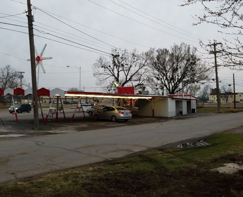 Petes Drive In Picture
