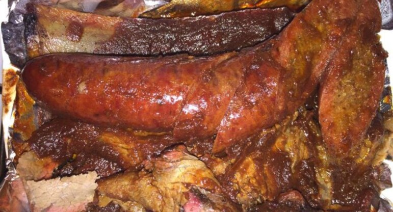 Woodys Bar-B-Que Picture - Woody's Bar-B-Que BBQ in Inglewood, CA