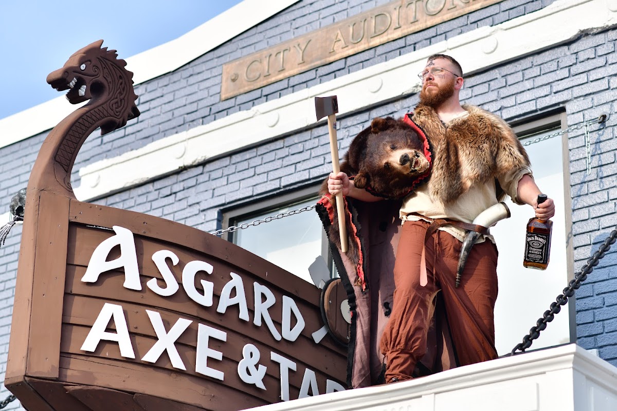 Asgard Axe & Tap Restaurant Attraction Exterior Photo - Asgard Axe & Tap Restaurant Attraction Pizza in Wisconsin Dells, WI