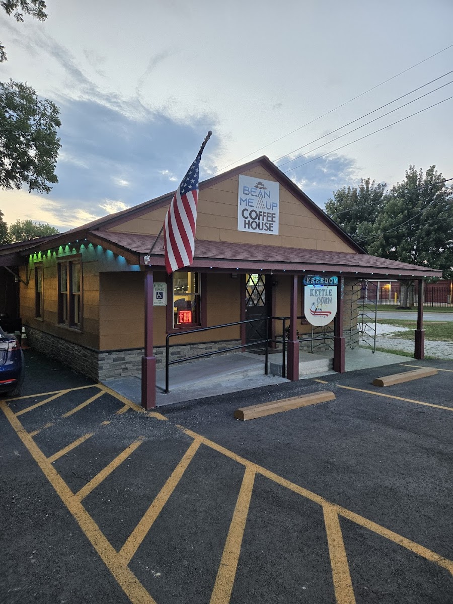 Bean Me Up Coffee House Exterior Photo - Bean Me Up Coffee House Cafe in Lowell, AR