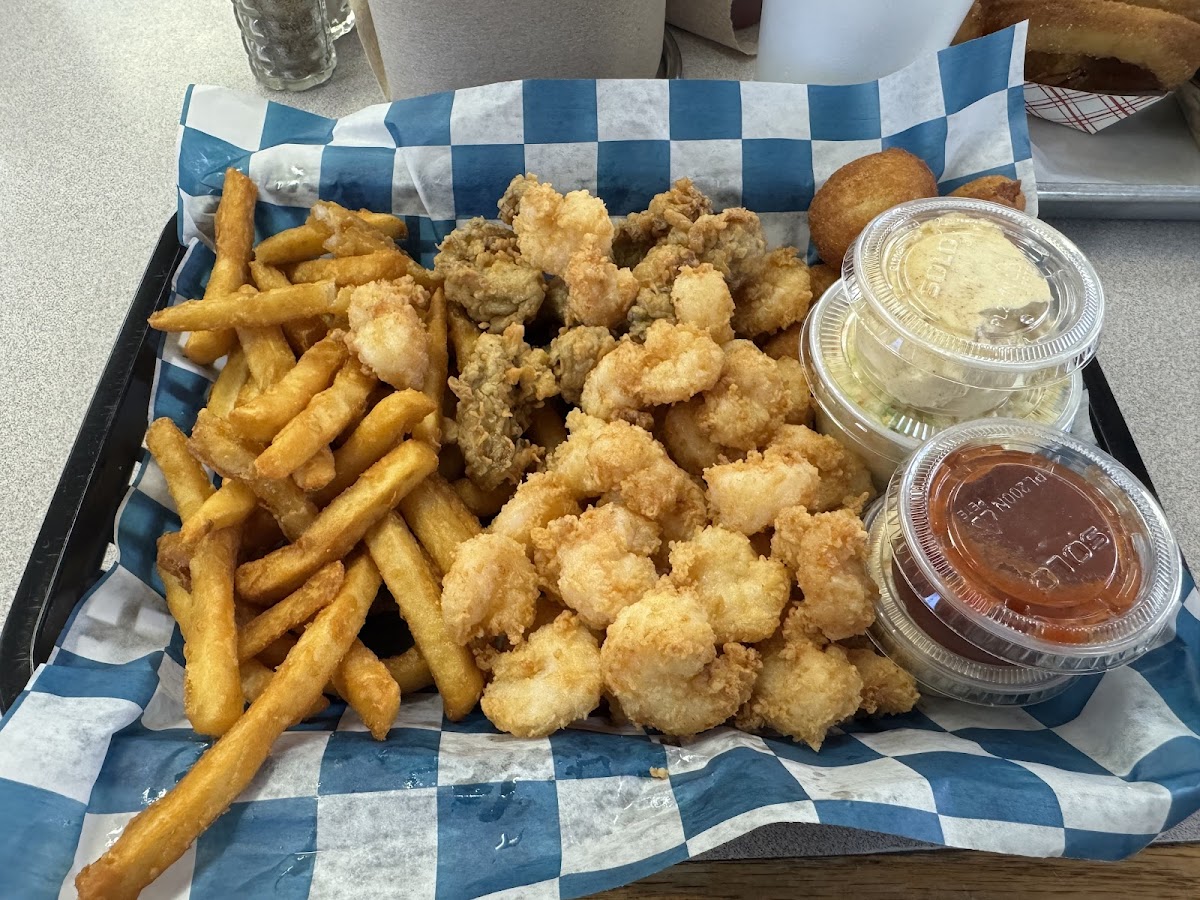 Bennett's Grill and Cafe Food Photo - Bennett's Grill and Cafe Cafe in Calabash, NC