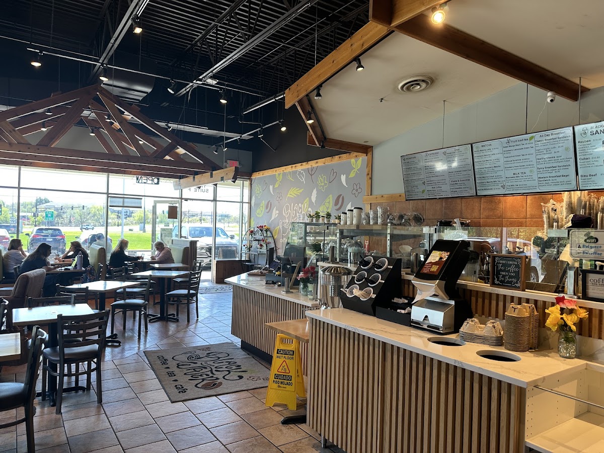 Blackwater Coffee & Cafe Minnetonka Interior Photo - Blackwater Coffee & Cafe Minnetonka Cafe in Minnetonka, MN