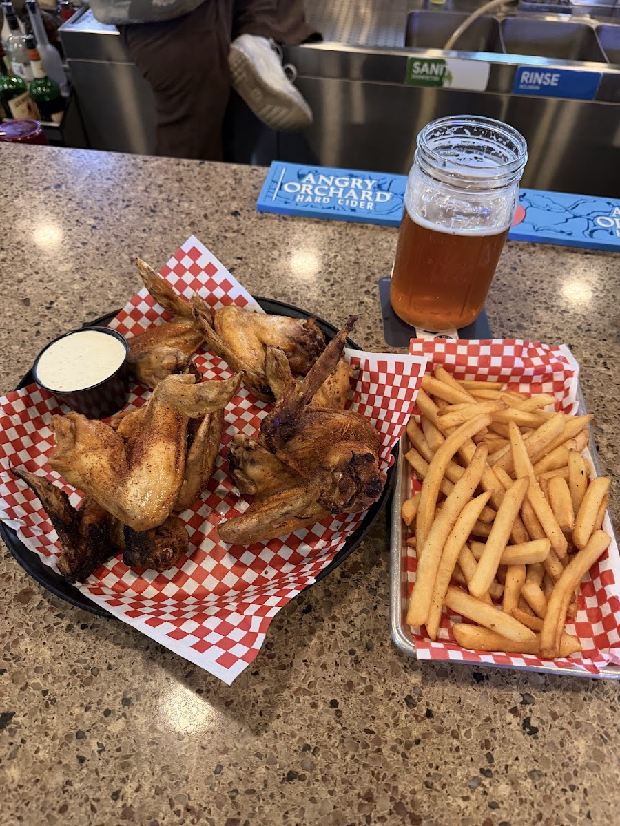 Boars Nest Food Photo - Boars Nest Bars in Rogers, AR