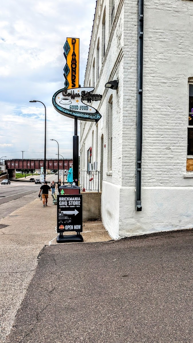 Diamonds Coffee Shoppe Exterior Photo - Diamonds Coffee Shoppe Cafe in , 