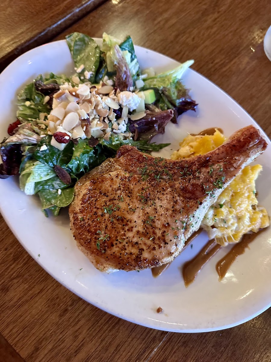 FIVE Tuscaloosa Food Photo - FIVE Tuscaloosa Bars in Tuscaloosa, AL