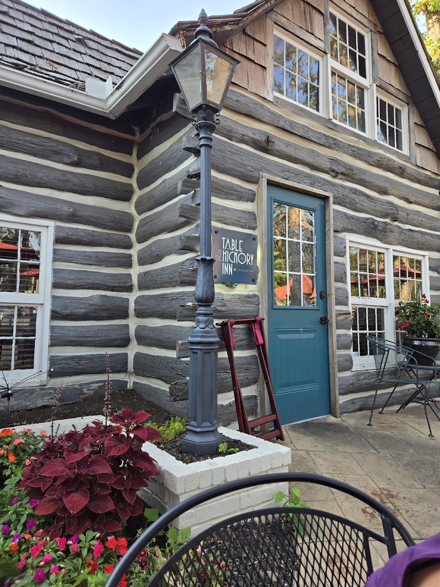 Fred's Hickory Inn Exterior Photo - Fred's Hickory Inn Restaurant in Bentonville, AR