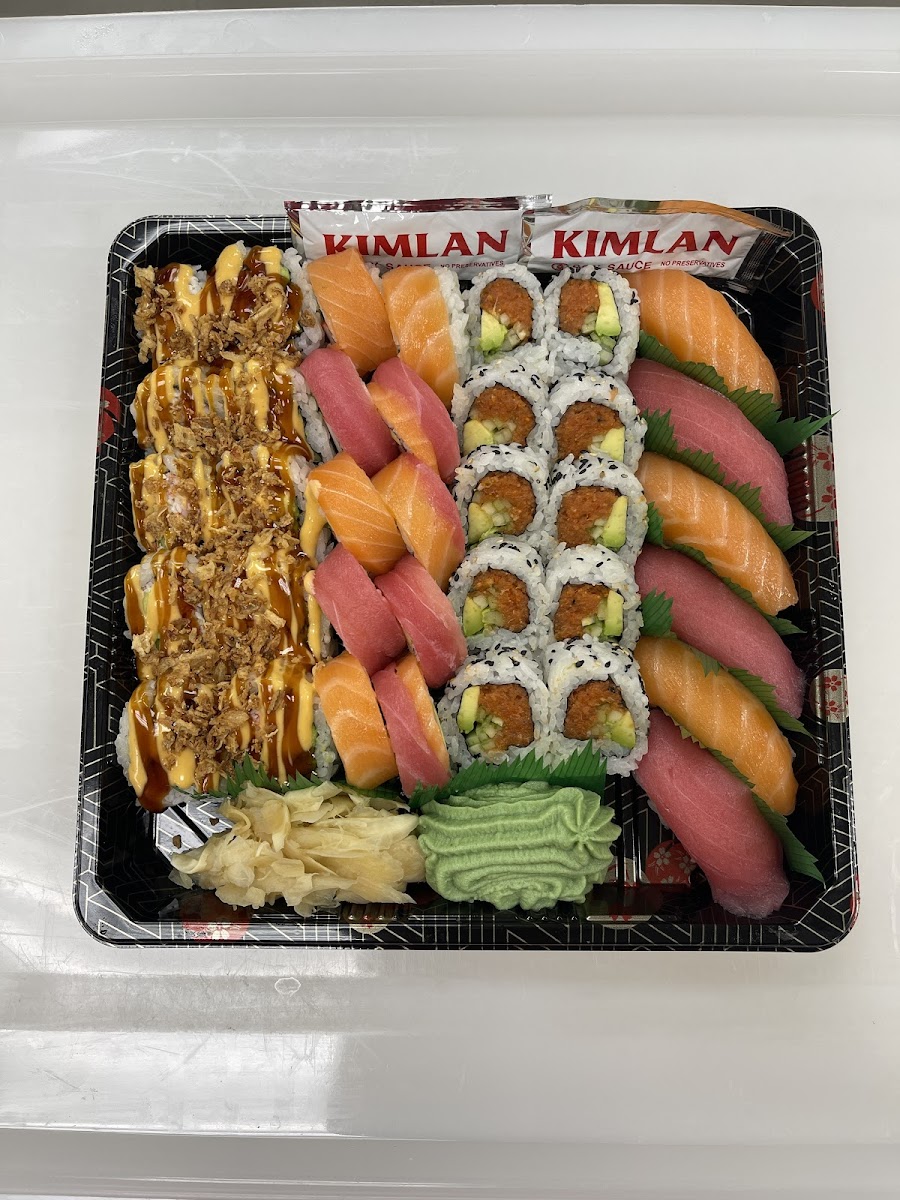 Fresh Sushilay Food Photo - Fresh Sushilay Sushi in Bella Vista, AR