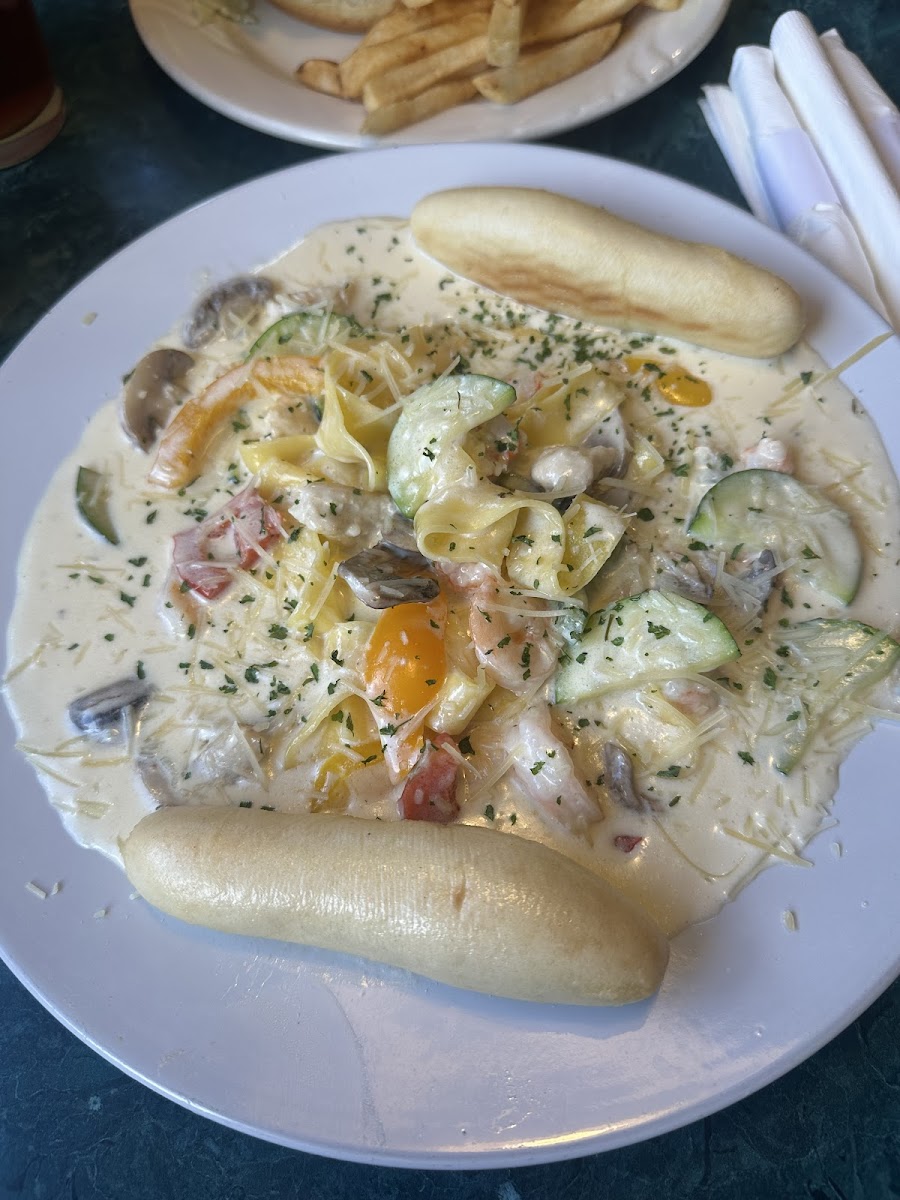 Gabbys Diner Food Photo - Gabbys Diner American in Milan, NM