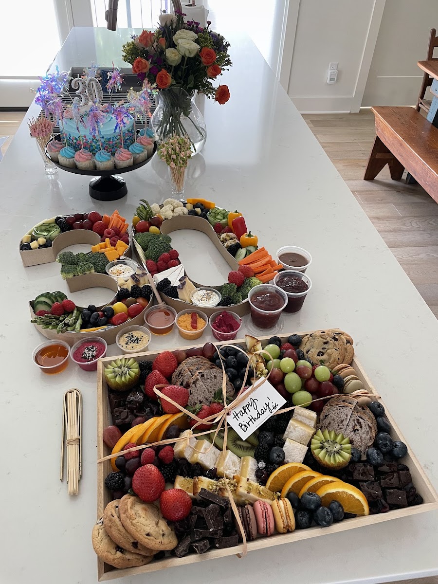 Graze Craze Charcuterie Boards & Boxes Food Photo - Graze Craze Charcuterie Boards & Boxes Restaurant in Bentonville, AR