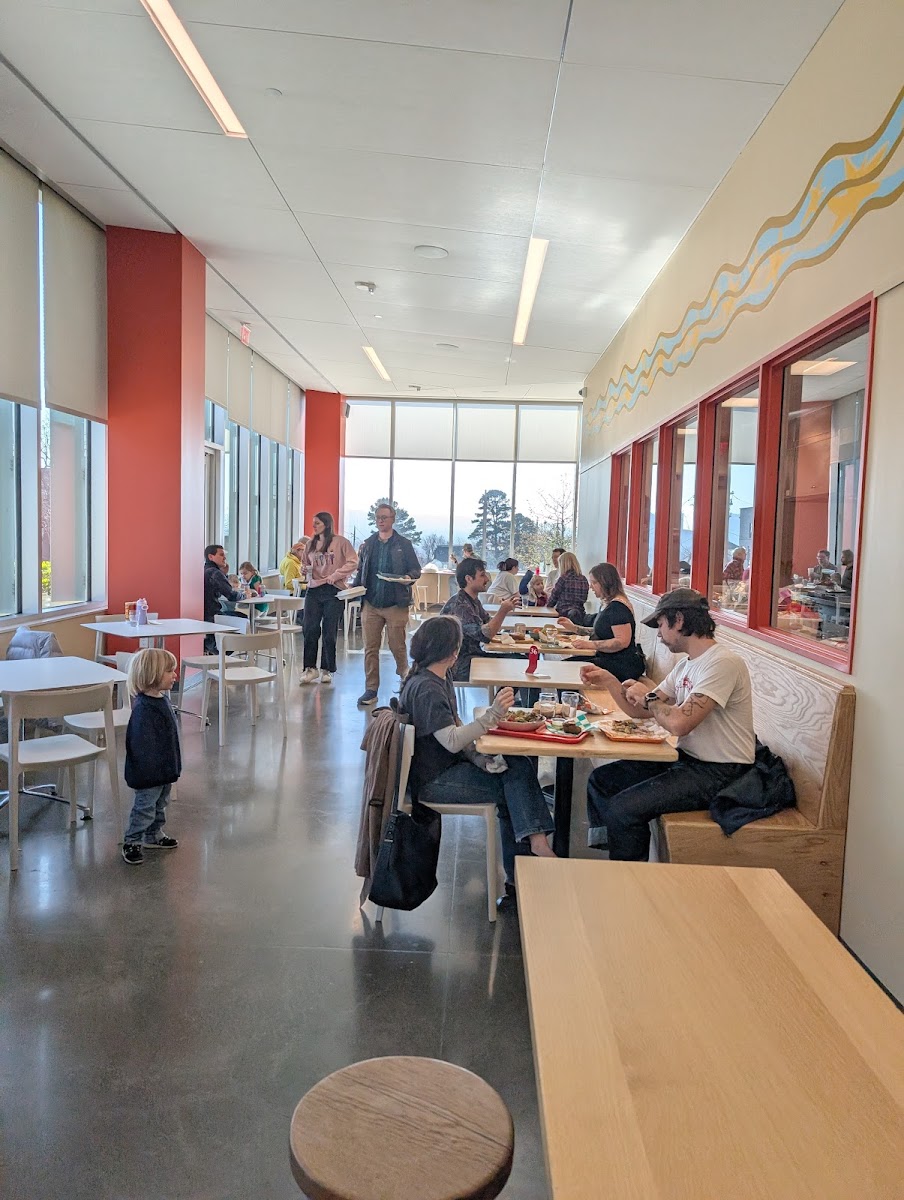 Handshake Interior Photo - Handshake Restaurant in Fayetteville, AR