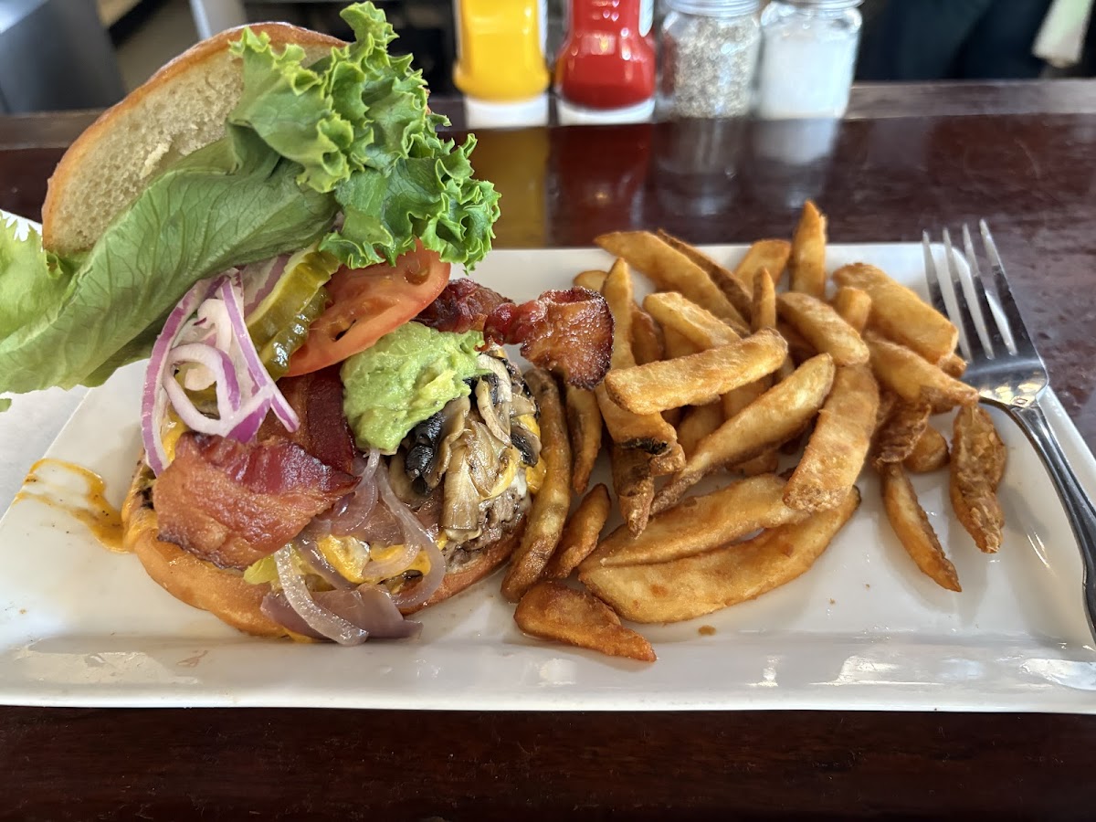 Haunted Hamburger Food Photo - Haunted Hamburger American in Jerome, AZ