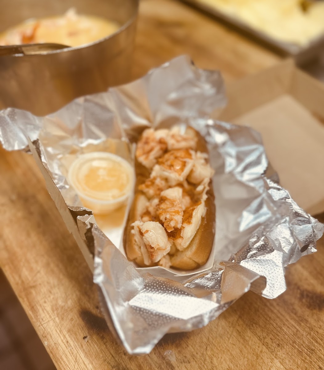 Jimmy's Port Side Food Photo - Jimmy's Port Side Seafood in Narragansett, RI