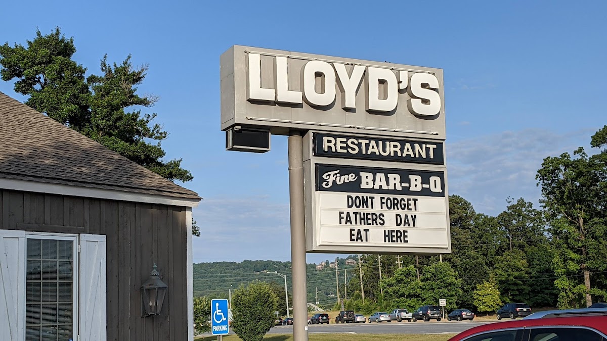 Lloyd's Restaurant Exterior Photo - Lloyd's Restaurant BBQ in Birmingham, AL