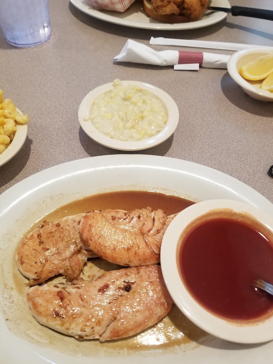 Lloyd's Restaurant Food Photo - Lloyd's Restaurant BBQ in Birmingham, AL