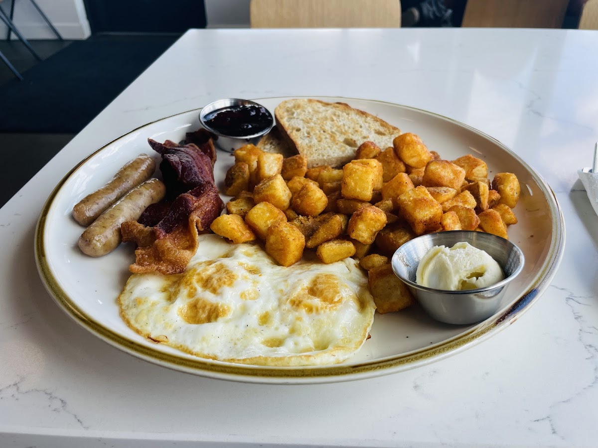 Louise at Thaden Field Food Photo - Louise at Thaden Field Restaurant in Bentonville, AR