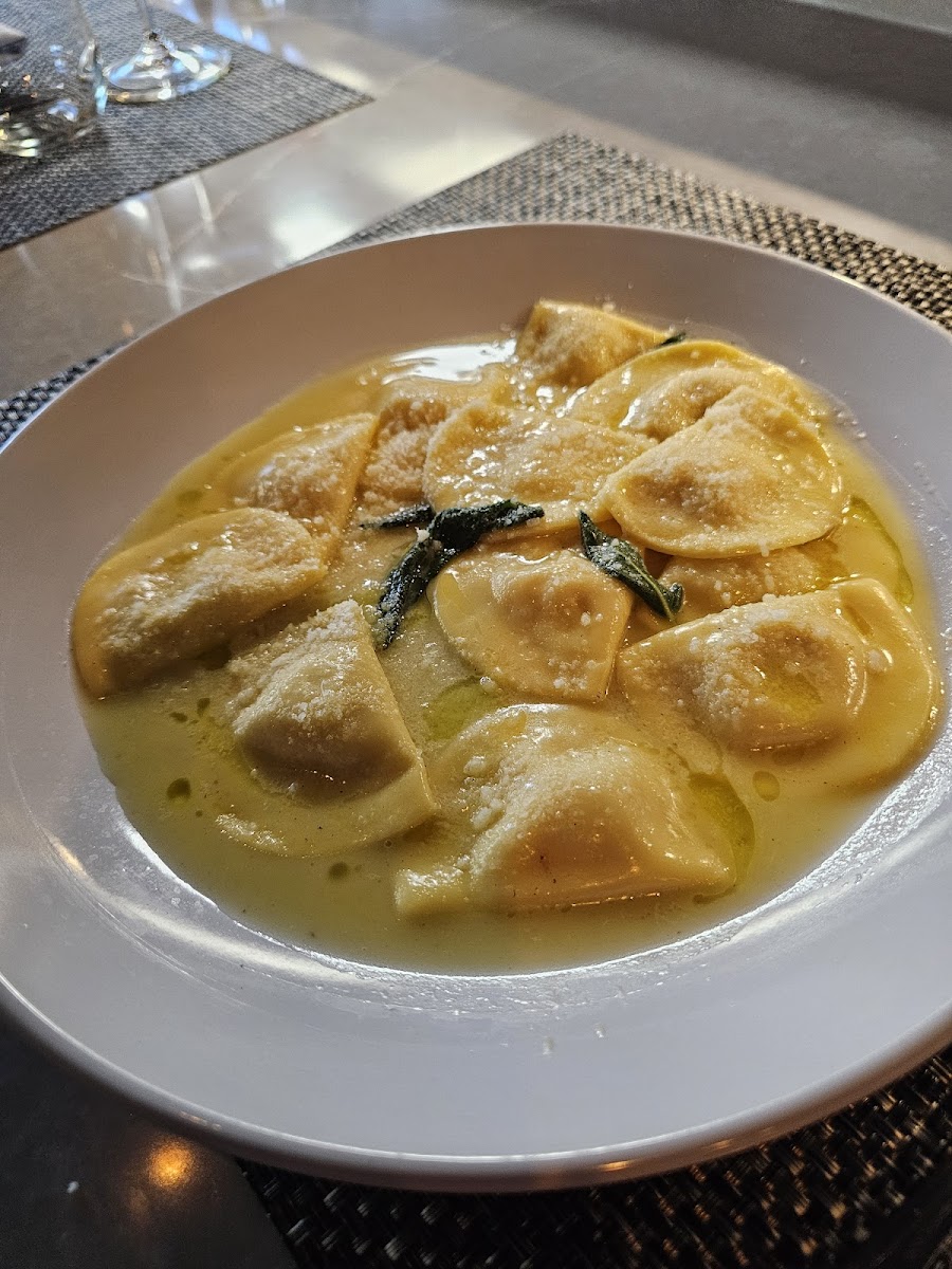 Mezzaluna Pasteria & Mozzarella Bar Bentonville Food Photo - Mezzaluna Pasteria & Mozzarella Bar Bentonville Restaurant in Bentonville, AR