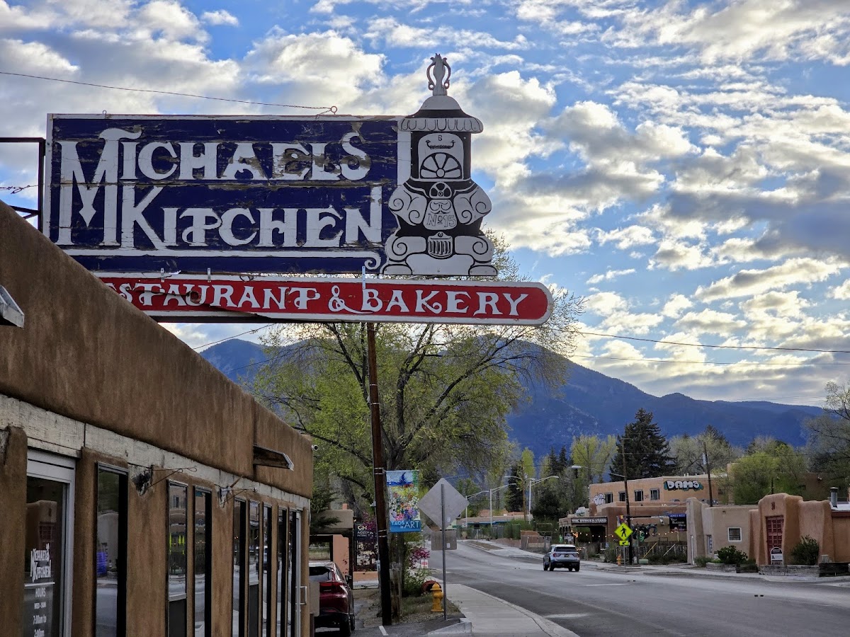 Michael's Kitchen Restaurant & Bakery Exterior Photo - Michael's Kitchen Restaurant & Bakery Bakery in Taos, NM