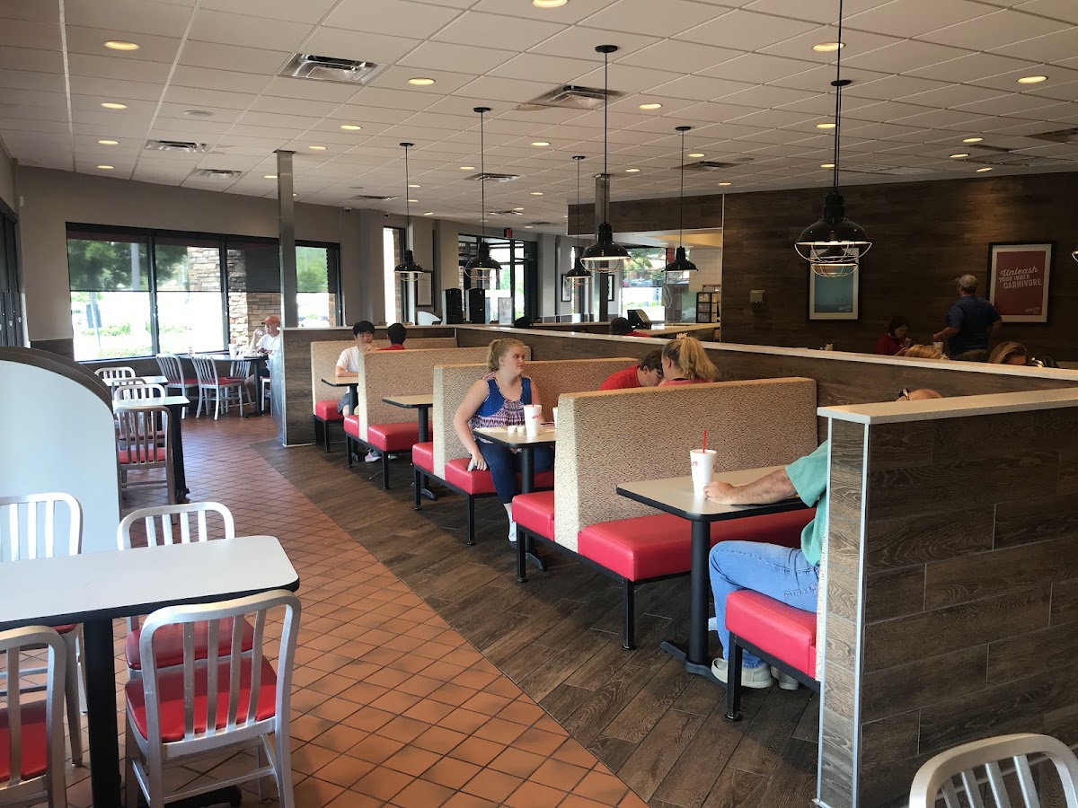 Milo's Hamburgers Interior Photo - Milo's Hamburgers American in Birmingham, AL