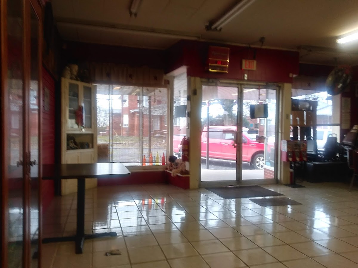 Old Barn Door Restaurant Interior Photo - Old Barn Door Restaurant American in Sturgis, KY