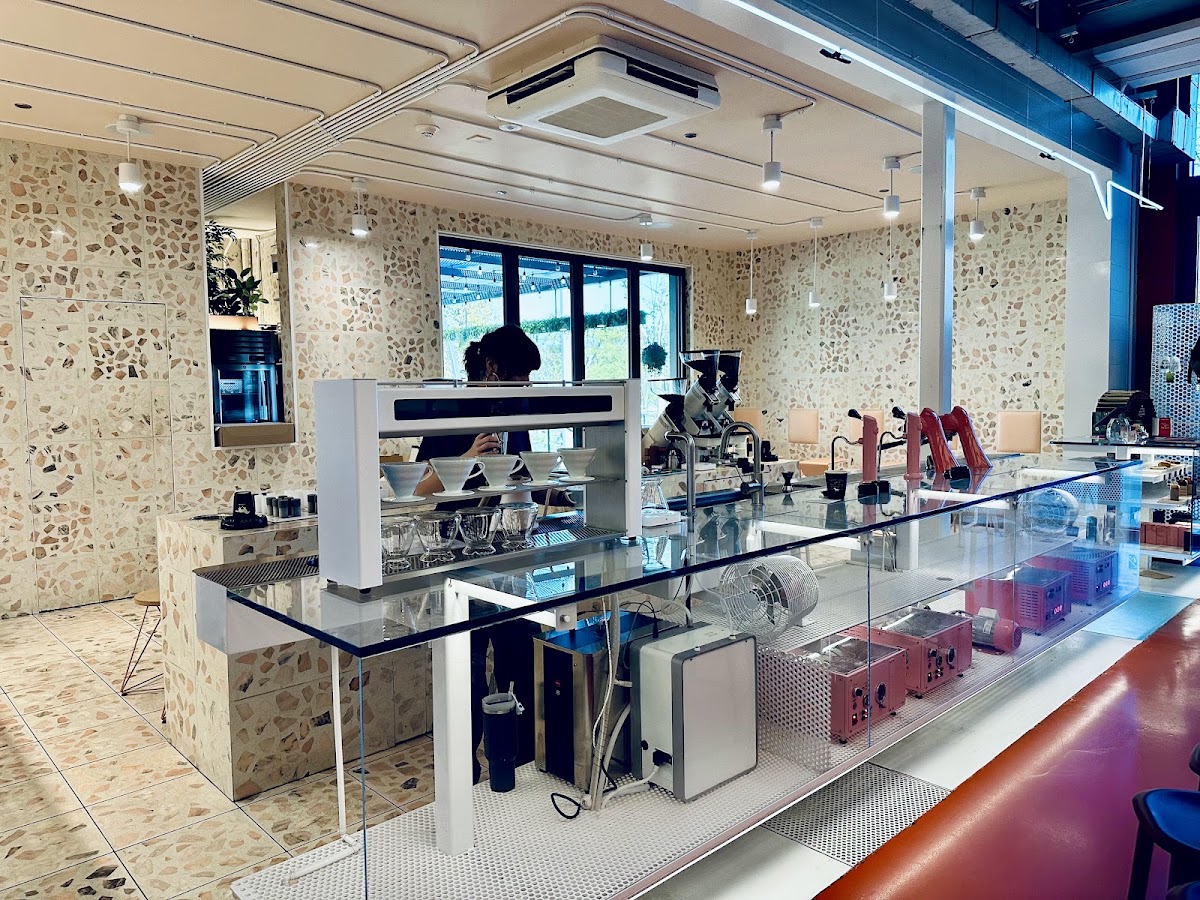 Onyx Coffee Lab - The Momentary Interior Photo - Onyx Coffee Lab - The Momentary Cafe in Bentonville, AR