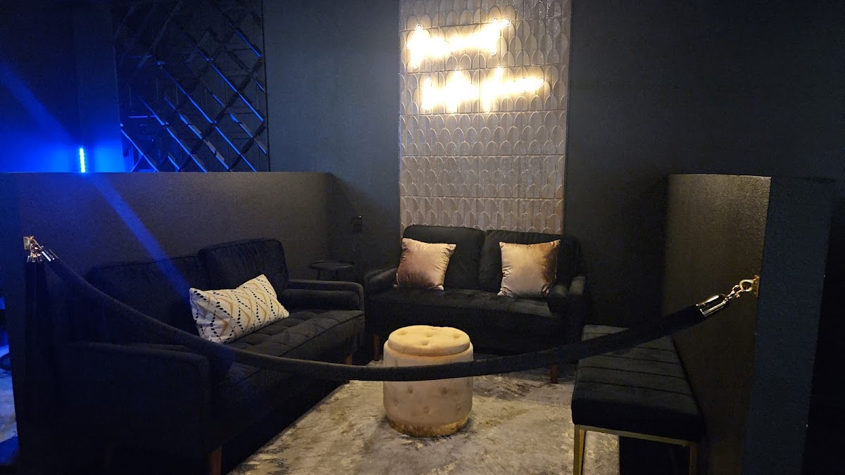 Opulence Nightclub Rogers Interior Photo - Opulence Nightclub Rogers Bar & Grill in Rogers, AR