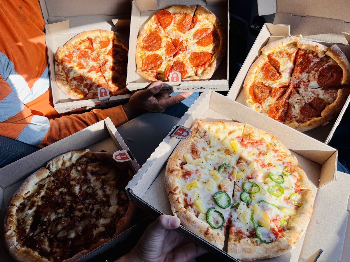 Red Stone Pizza Food Photo - Red Stone Pizza Pizza in Clovis, NM