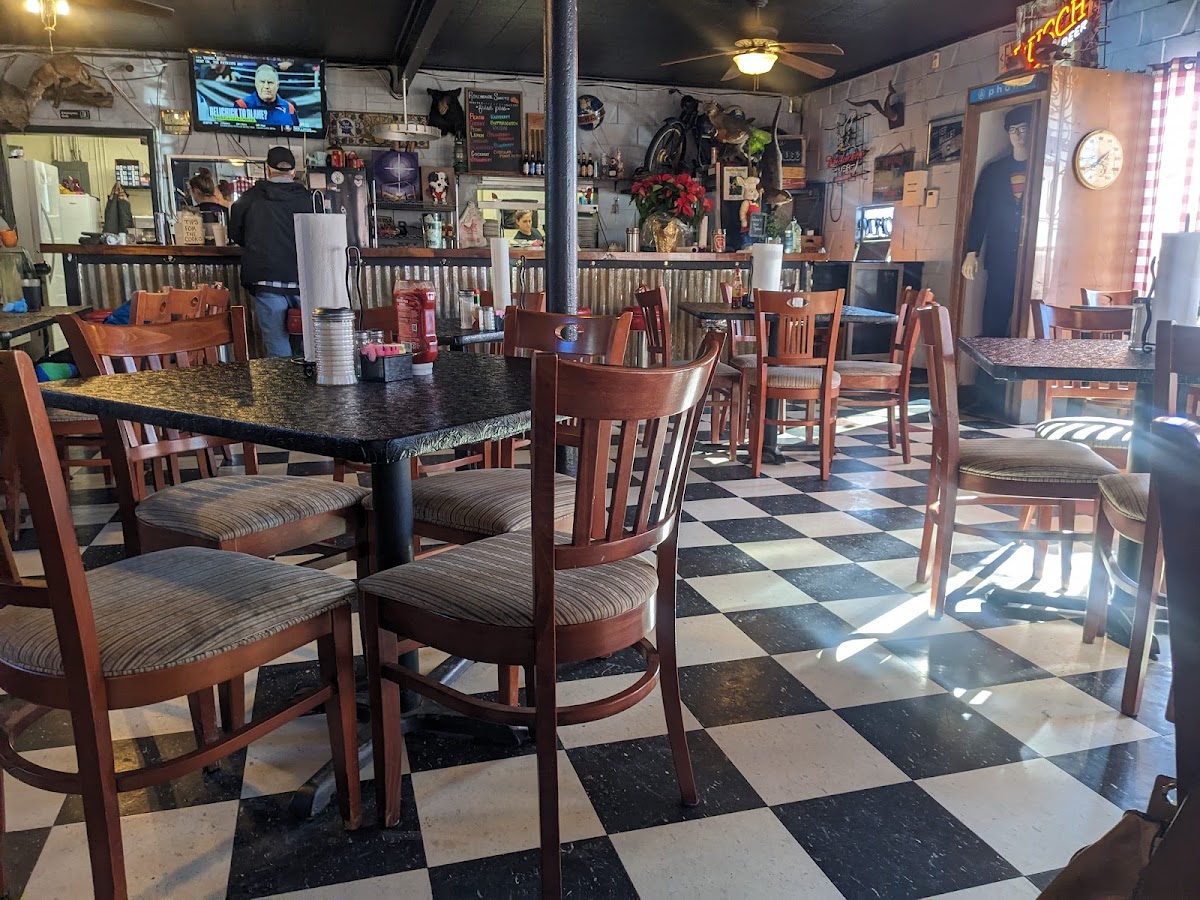 Ronda's Roadhouse Interior Photo - Ronda's Roadhouse Restaurant in Fayetteville, AR