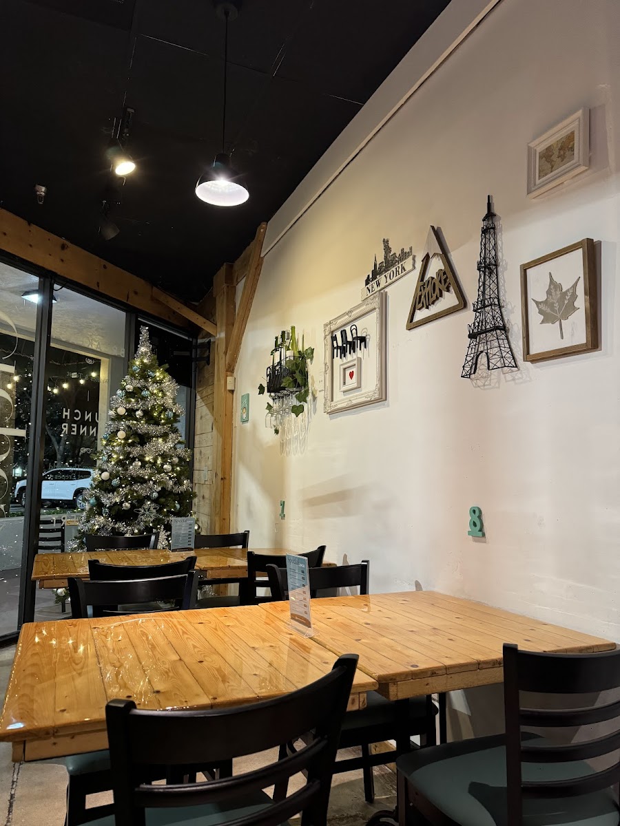 Saffrano Crepes Interior Photo - Saffrano Crepes Crepes in Plantation, FL