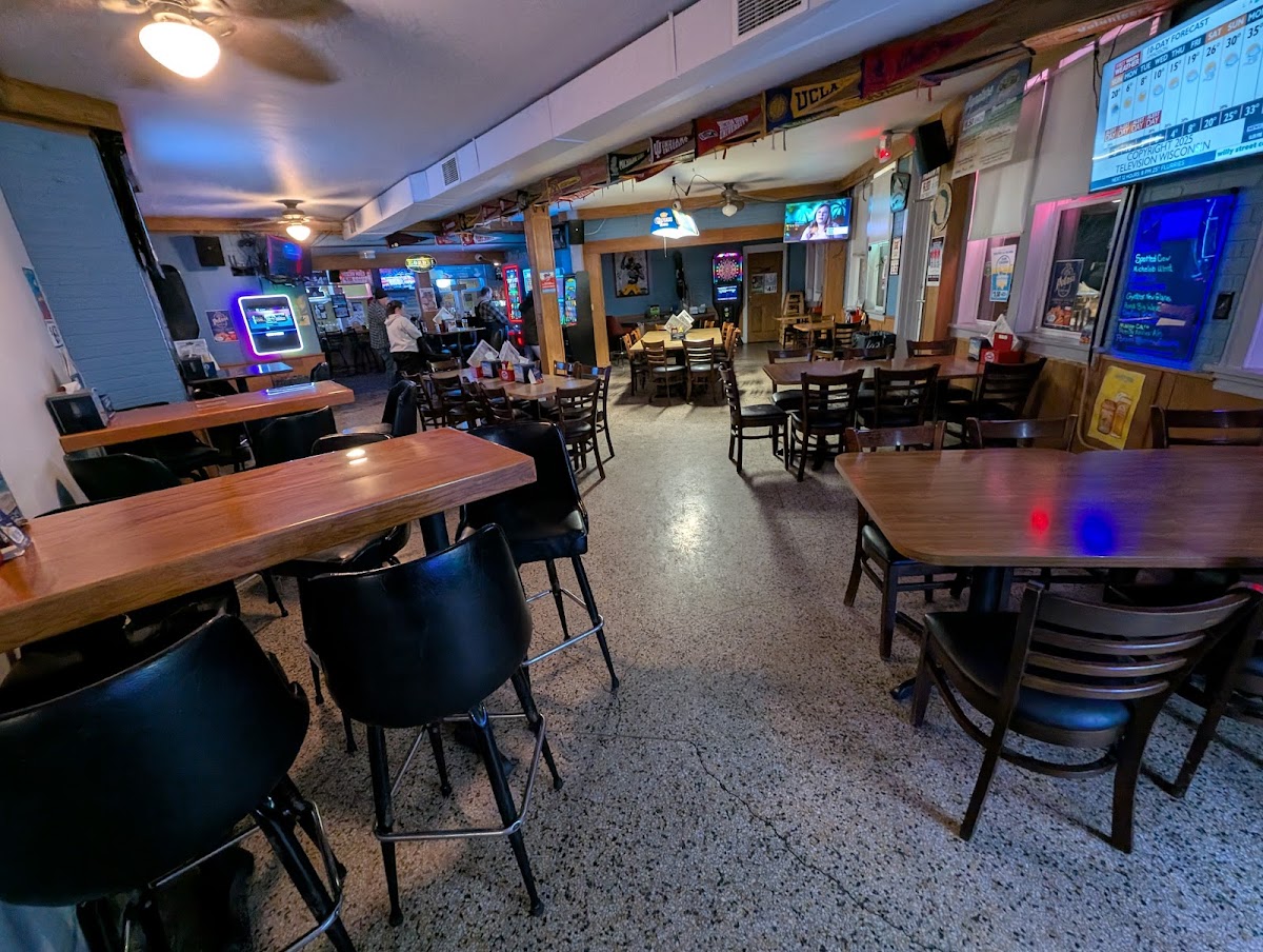 Sand Bar Interior Photo - Sand Bar Sports Bar in Wisconsin Dells, WI