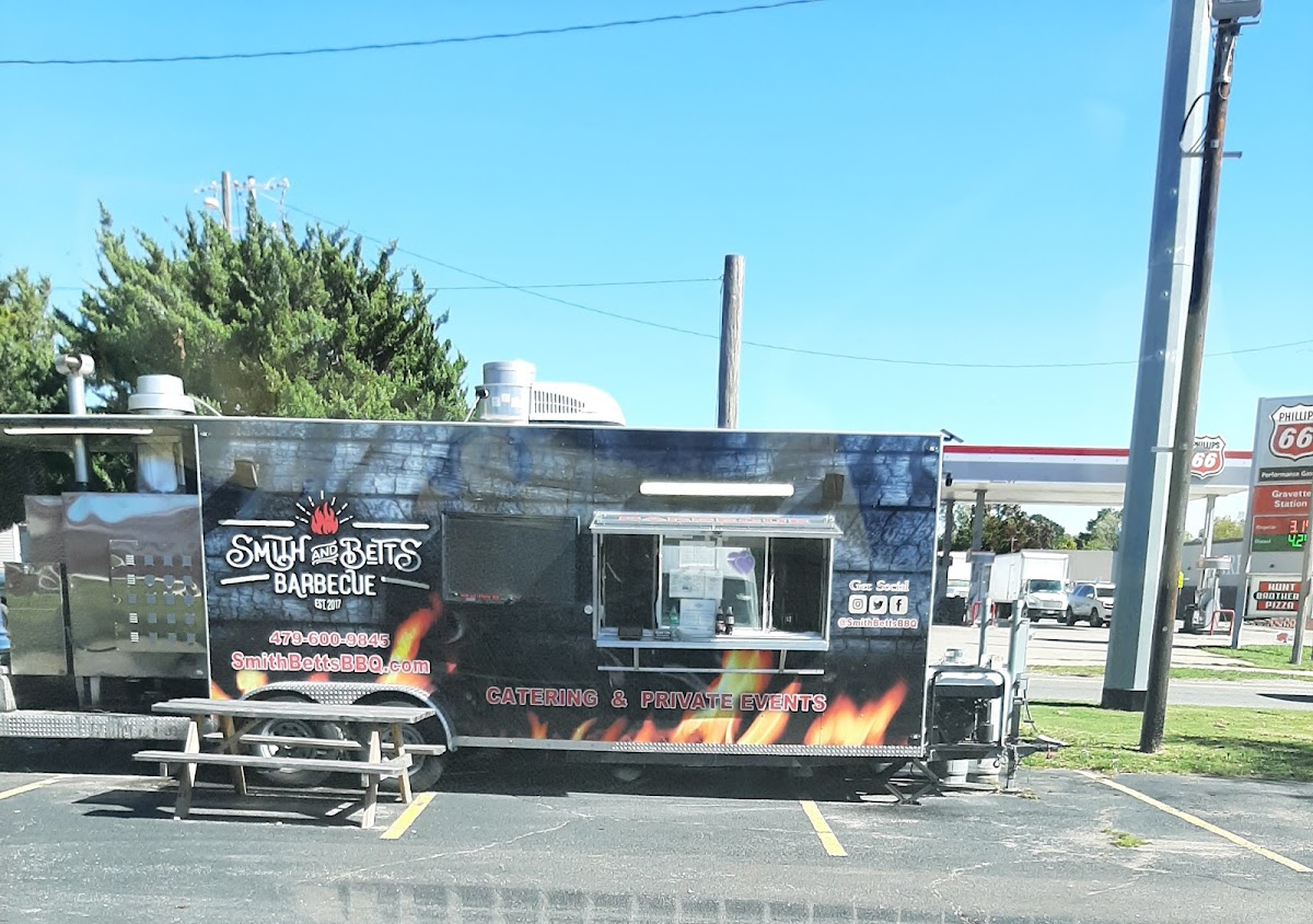 Smith and Betts Barbecue Exterior Photo - Smith and Betts Barbecue BBQ in Hiwasse, AR