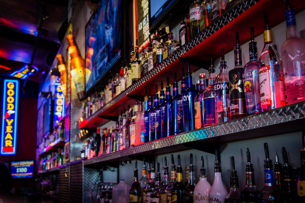 Smitty's Garage Burgers & Beer Interior Photo - Smitty's Garage Burgers & Beer Burgers in Fayetteville, AR