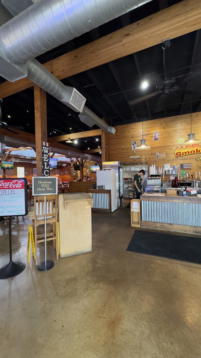 Smokin' Joe's Ribhouse Interior Photo - Smokin' Joe's Ribhouse Restaurant in Bentonville, AR