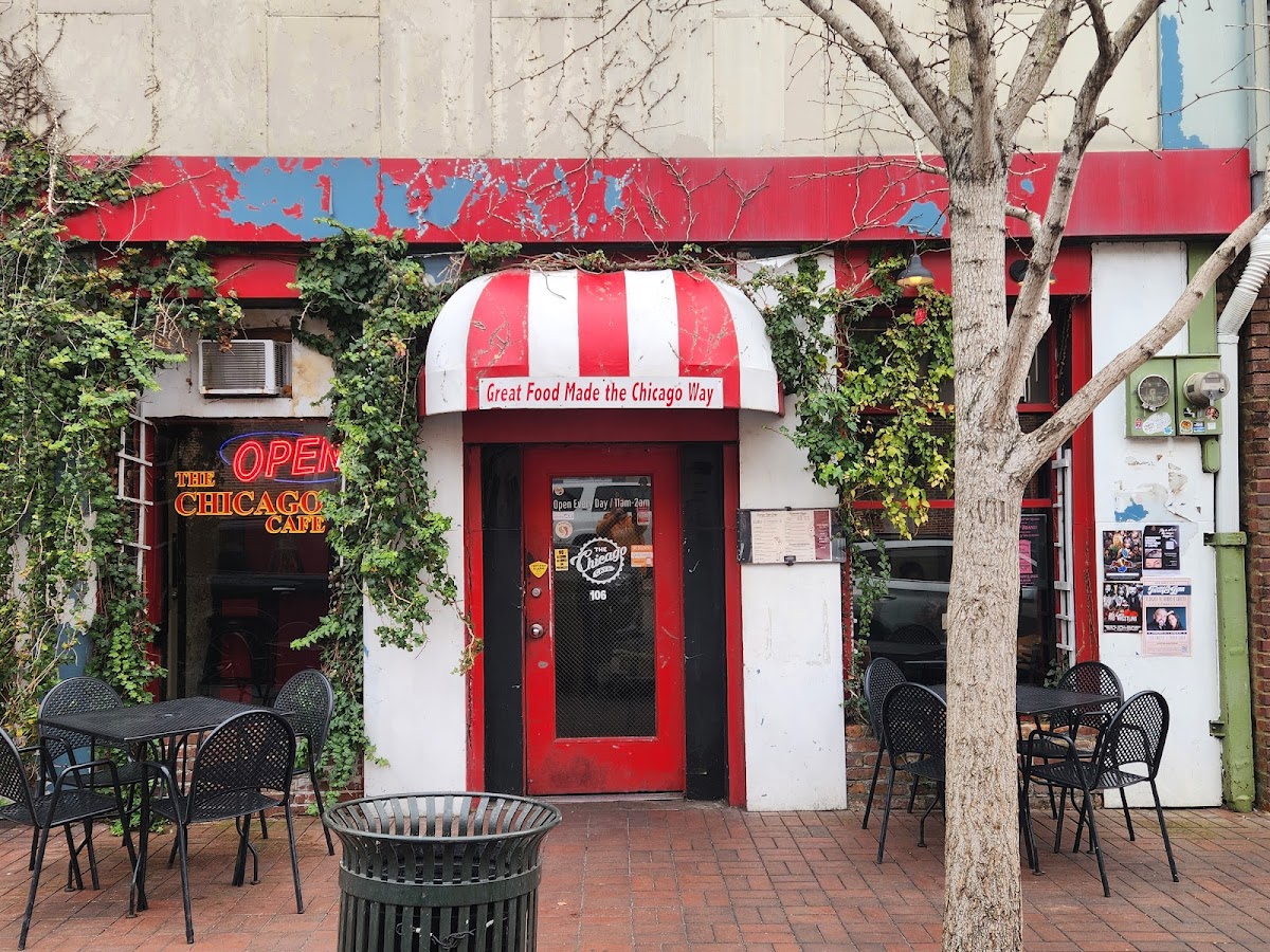 The Chicago Cafe Exterior Photo - The Chicago Cafe Cafe in Florence, AL