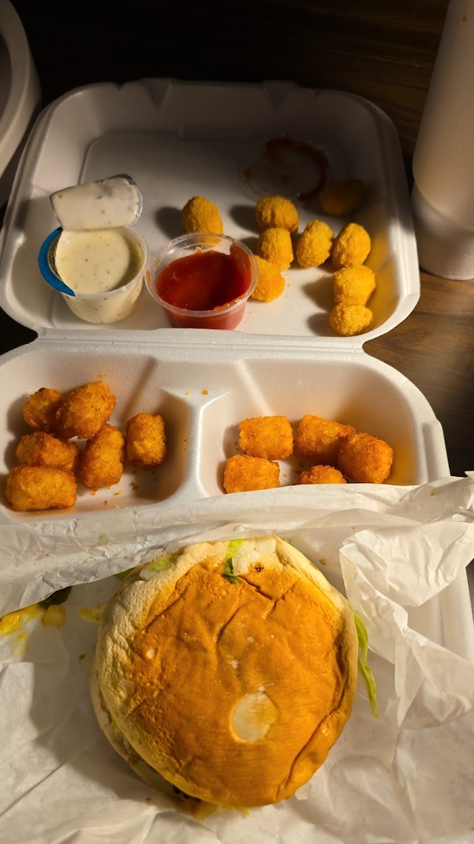 Twin Cronnie Drive-In Food Photo - Twin Cronnie Drive-In American in Clovis, NM