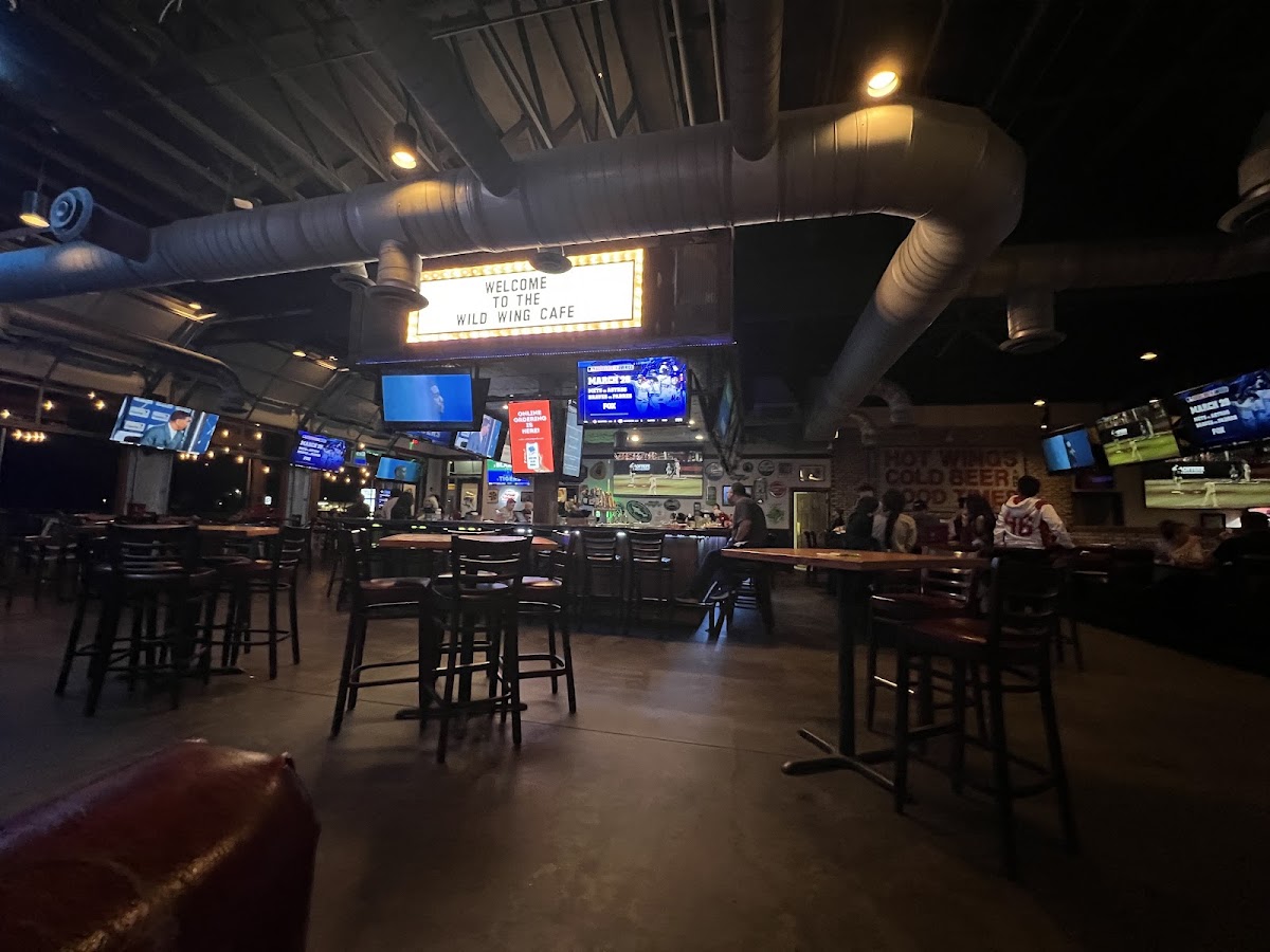 Wild Wing Cafe Exterior Photo - Wild Wing Cafe Chicken in Farragut, TN