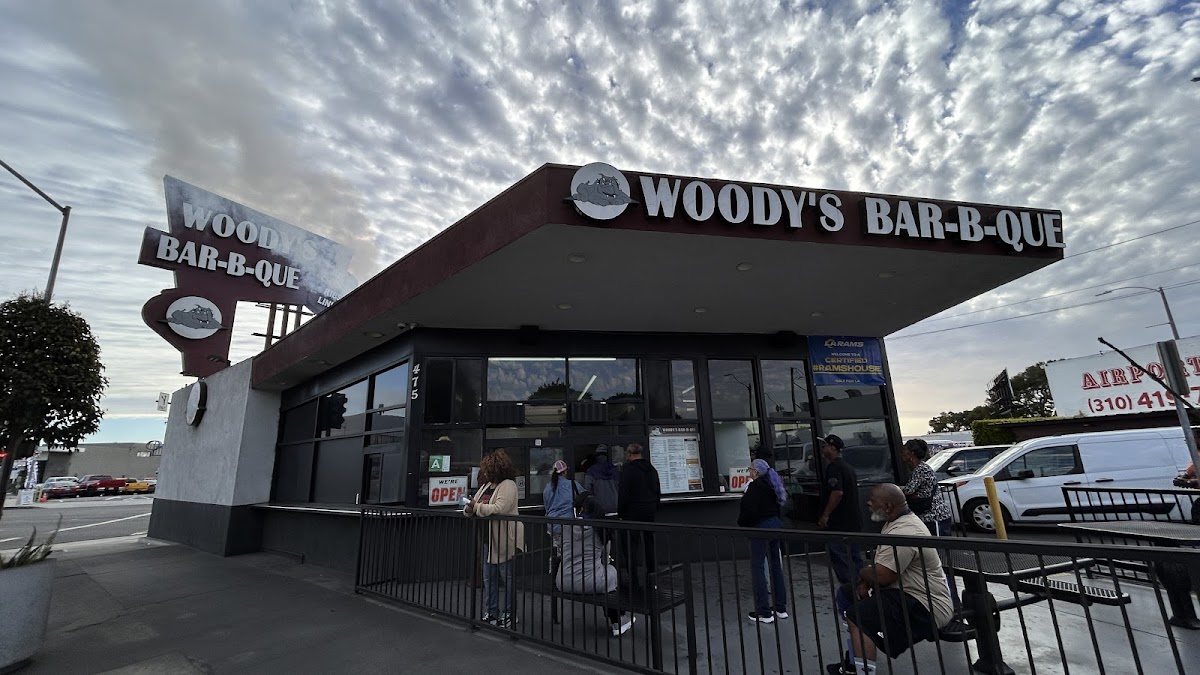 Woody's Bar-B-Que Exterior Photo - Woody's Bar-B-Que BBQ in Inglewood, CA
